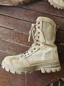 511 Army Boots Size 8