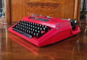 Vintage Brother de Luxe700T Typewriter