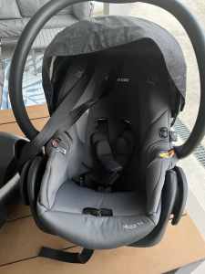 Maxi Cosi Mico Plus Baby Capsule with Base and accessories