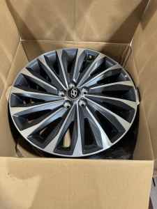 Hyundai 20 inch wheels