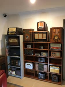 VALVE RADIO COLLECTION ANTIQUE DISPLAY STANDS FROM DECEASED ESTATE