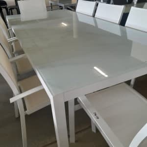 NEW SETTIENG TOUCH OUTDOOR DINNING $2,599 RRP