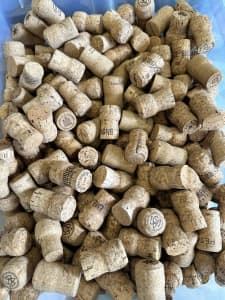 Wine and Sparkling Wine corks -used