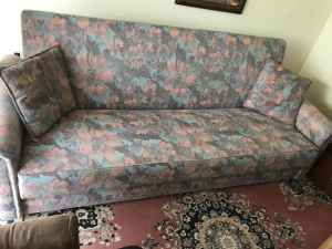 Foldable sofa/ bed