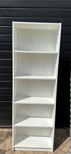 White bookcase with 5 shelves