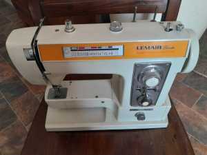 703 LEMAIR PACESETTER SUPER FULL AUTOMATIC SEWING MACHINE 