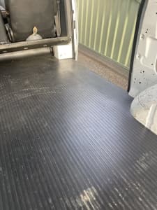 Heavy duty rubber mat for Mercedes Vito 116 CDI