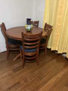 Lovely Solid Wood Extendable Dining Table & Chairs