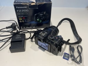Panasonic lumix fz200 constant leica f2.8 24x lens super zoom camera