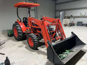 2023 Kioti DK5810 4WD tractor with 4in1 FEL