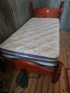 king single Bed..excellent condition