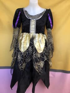 Girls Halloween costume size 7-9 Dress 12800