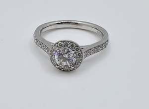 Platinum Ladies Diamond Ring Sz M 1ct Total Diamonds 040000291470