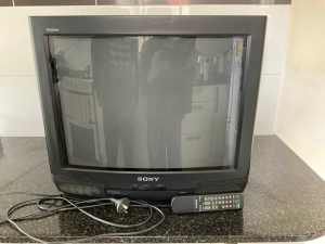 SONY Trinitron KV-G21S1 20 inch CRT TV for gaming