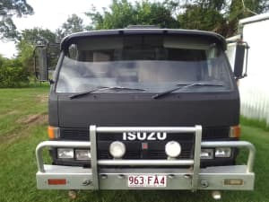 Isuzu NPR light truck 1992