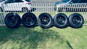 Set of 5 Kings O style steel wheels and tyres