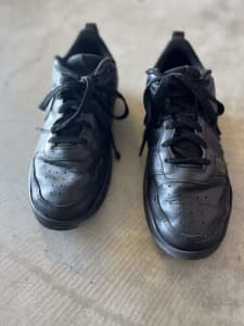 Nike black leather shoes | US 7Y