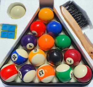 POOL BALLS SET BRAND NEW NEVER USED
SIZE 2-1/4 American style