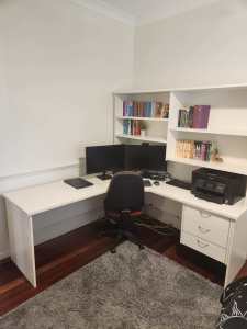 Corner Desk 1800 x 1800