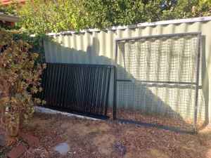3 x 1200mm H Black Steel Fence Panels

PLUS Gate $220 ono 