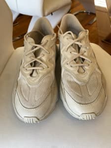 Adidas OzWeego GENUINE Sneakers ONLY WORN ONCE