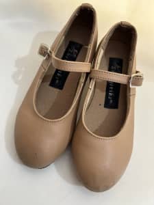 Girls tap shoes size 10.5