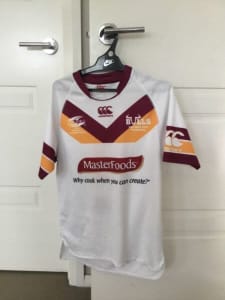Men’s Oztag playing shirts and singlets size Small