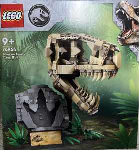 Dinosaur fossils: T-area Skull Jurrasic park Lego set