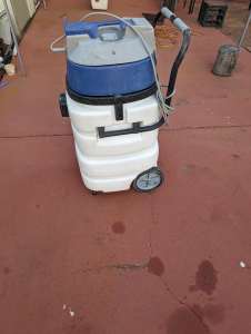 90L Wet/Dry Vacuum cleaner, twin motor.
Large 90L , Twin motor.