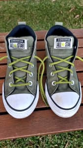 Converse kids shoes - US size 2