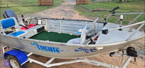 Boat for sale, tinny with twin carby 25hp Yamaha
