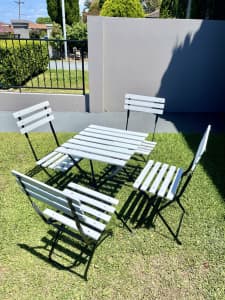 Folding table and chair set. 4 chairs 1 table