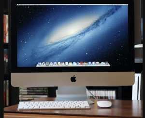 Apple Desktop iMac 21.5 2012 i5, 8 ram, 1 TB HDD w accessories 