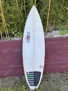 DHD 5’5” surfboard