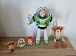 Toy Story Buzz Lightyear toy 30cm and wooden characters 🤠 🌟 good con