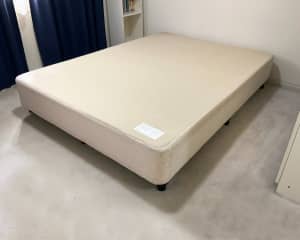 BED BASE - QUEEN SIZE - NEARLY NEW CONDITION