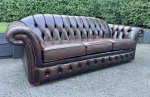 Immaculate 3.5 Seat Cigar Brown Leather Chesterfield Lounge Sofa Couch