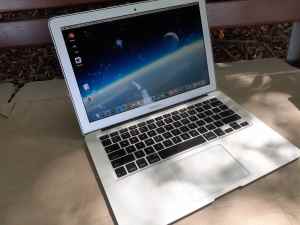 MacBook Air (newish condition) 2012 i5, 13-in., 4GB, 128GB SSD