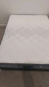 QUEENSIZE BASE AND MATRESS