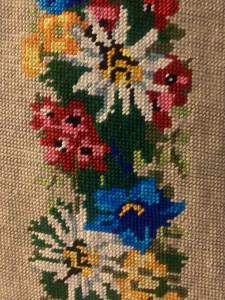 VINTAGE NEEDLEPOINT CROSS STITCH WALL HANGING FLORAL ROSES FLOWERS