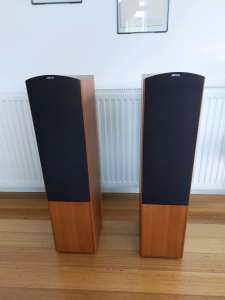 Jamo E550 floor standing speakers - PRICE REDUCED 