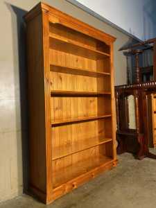 Good condition solid wood big bookcase with 5 shelves timber back