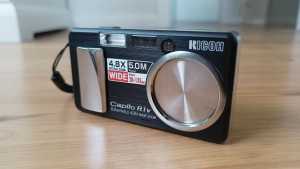 Ricoh Caplio RV1 5mp digital camera in excellent condition.