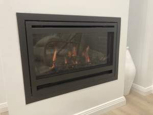 Heat And Glo i30 Ex Demo Gas Log Fireplace Fire Heater