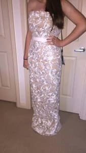 Jadore Formal Gown Size 8 , with tags never worn 