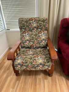 Solid timber frame floral sofa with 2 armchairs