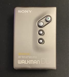 Vintage 1990 Sony Walkman DD11 in excellent condition