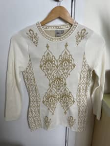 BNWOT Asos embroidered gold and white sweater. Size 6