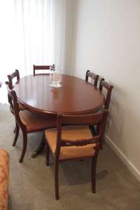 Mahagony, Oval-Shaped, Dining Table