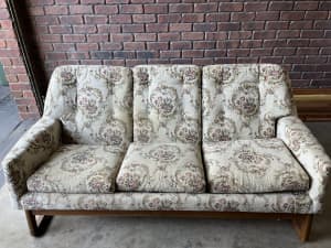 Free lounge set (1x 3-seater, 2x single sofa & 1 x footstool)